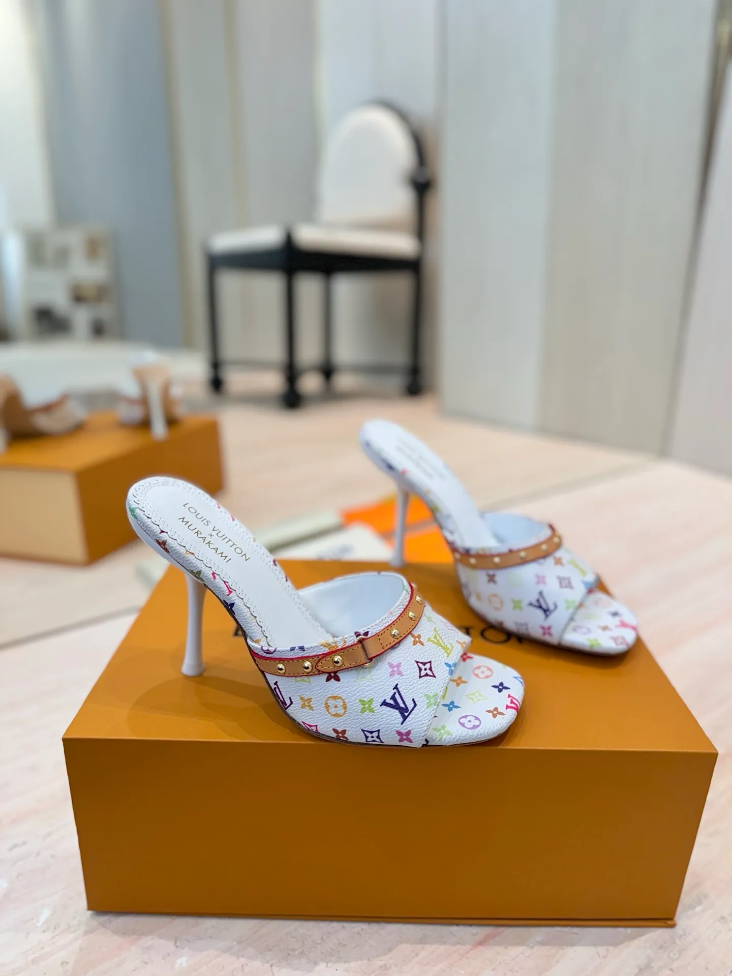 👟👟Ex-factory price 600👟👟 (top version) louis vuitton LV Louis Vuitton 25/Spring and Summer The latest Mary Jane shoes are simple and exquisite, full of high-end, showing elegance~ They look great on the feet and are full of summer shoes💯Awesome ✅Upper: 3D printed cowhide ✅Inner lining: Sheepskin lining, ✅Outsole: Genuine leather outsole imported from Italy ✅Size: 35-41 (40 to 41 customized, non-returnable) ✅Packaging: full set of packaging